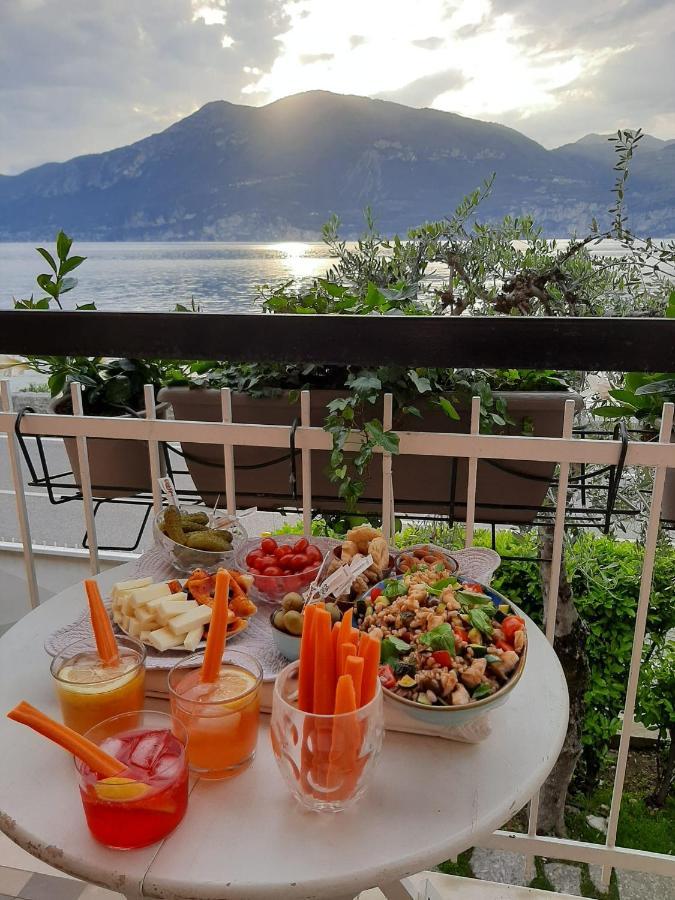 Villa Sul Lago Con Pontile Privato A Brenzone Sul Garda - Unique And Exclusive Exterior photo