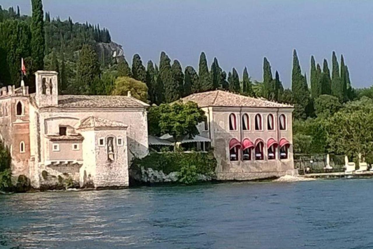 Villa Sul Lago Con Pontile Privato A Brenzone Sul Garda - Unique And Exclusive Exterior photo