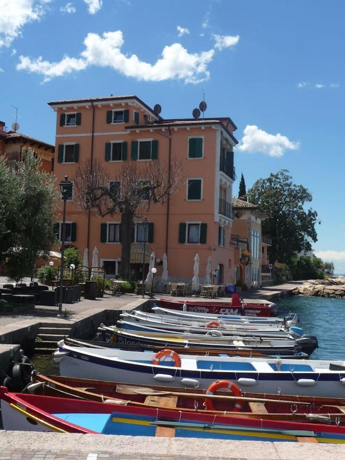 Villa Sul Lago Con Pontile Privato A Brenzone Sul Garda - Unique And Exclusive Exterior photo