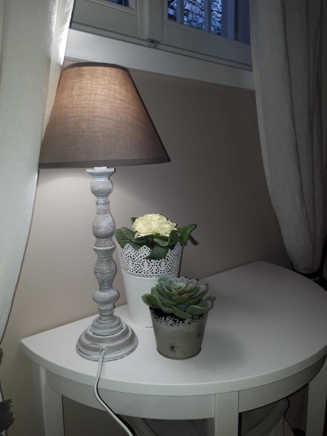 Villa Sul Lago Con Pontile Privato A Brenzone Sul Garda - Unique And Exclusive Exterior photo